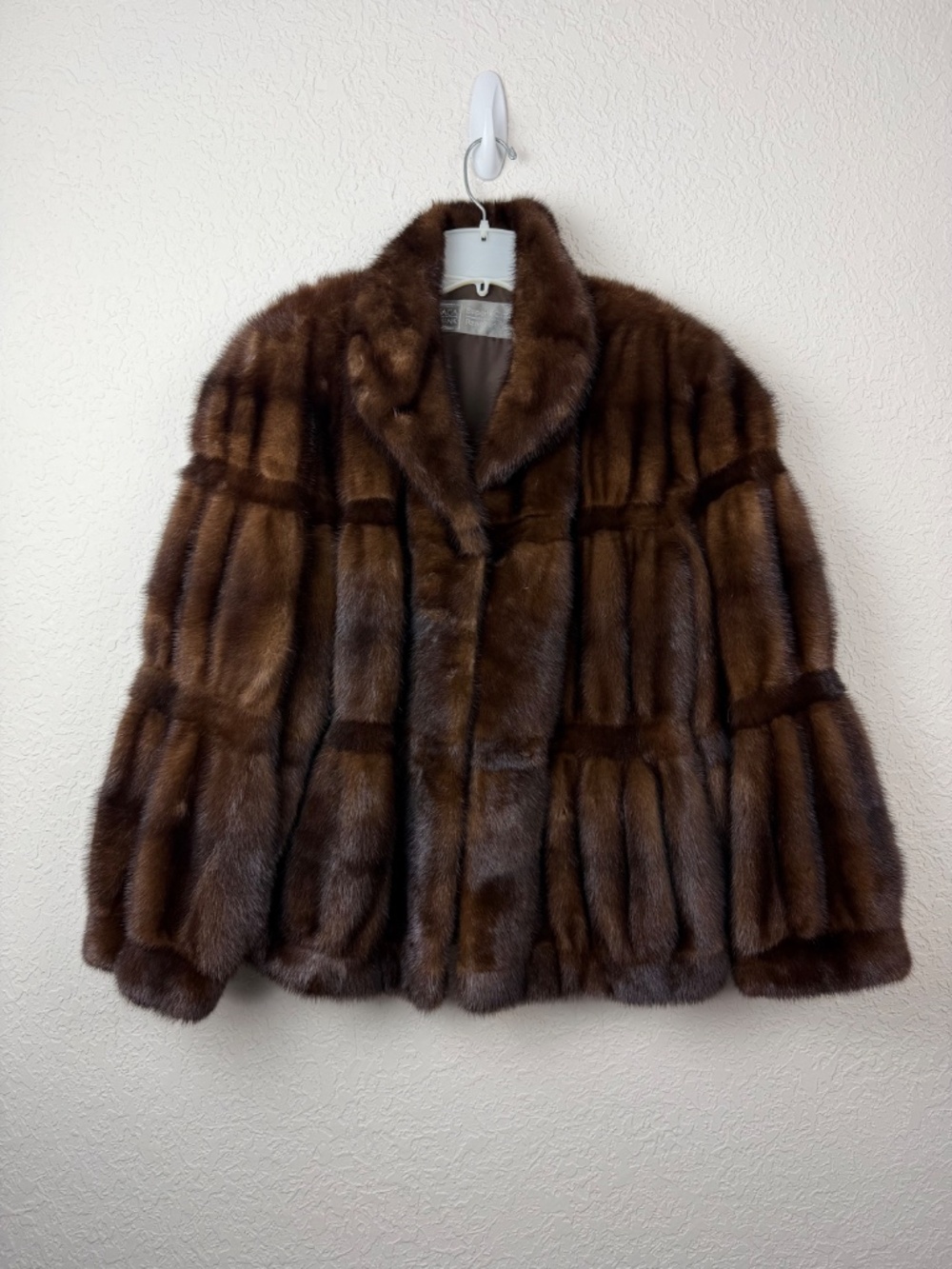 Vintage Saga Mink Female Ranch Mink Genuine Brown Fur Jacket Coat - Picture 2 of 12